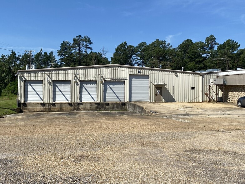 114 Old Runway Rd, Tupelo, MS for lease - Building Photo - Image 2 of 7