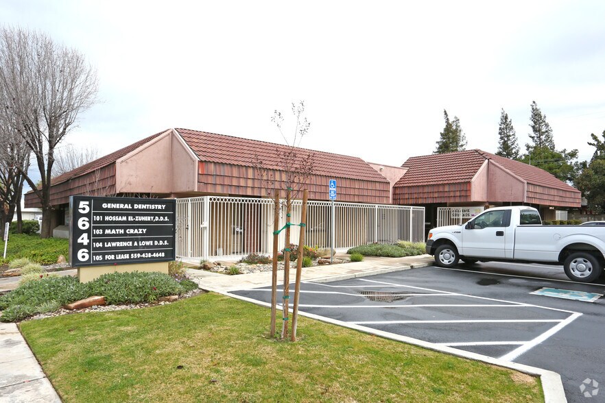 5646 N Palm Ave, Fresno, CA à louer - Photo du bâtiment - Image 1 de 9