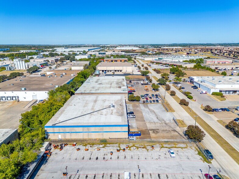4929 Northeast Pky, Fort Worth, TX à louer - Photo du bâtiment - Image 2 de 25