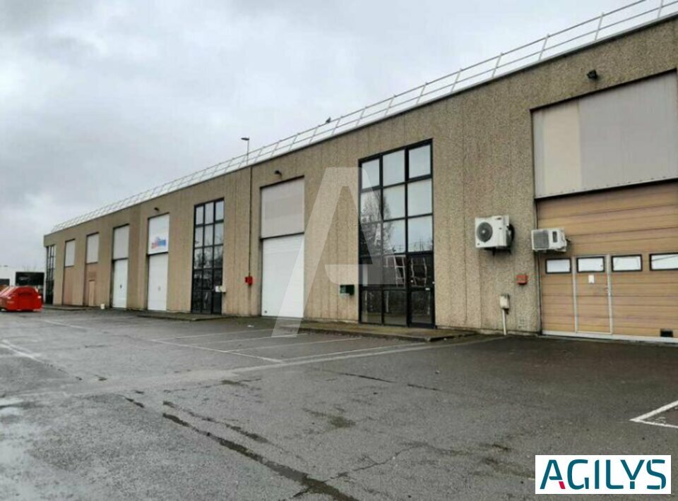 6-8 Rue Marie Curie, Coignières à louer Photo du bâtiment- Image 1 de 6