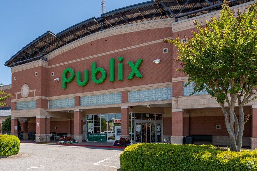 1050 E Piedmont Rd, Marietta, GA à louer - Photo du bâtiment - Image 1 de 7