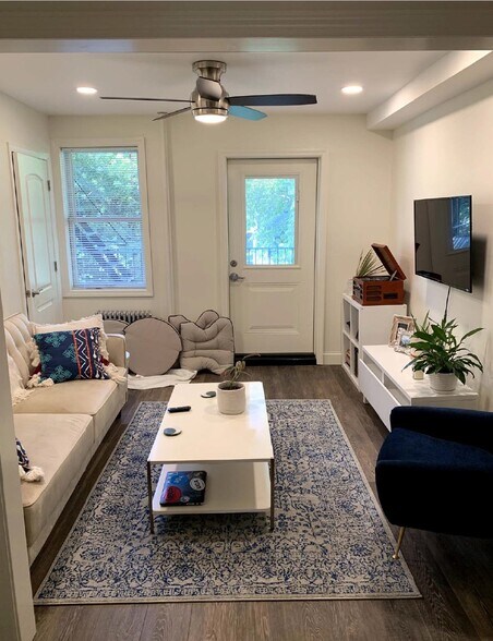 176 N 8th St, Brooklyn, NY à vendre - Photo intérieure - Image 2 de 8