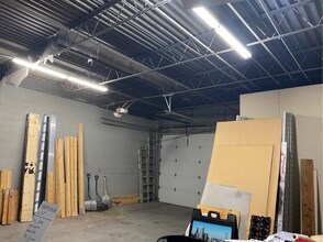 1523-1529 Burgundy Dr, Streamwood, IL for lease Interior Photo- Image 2 of 5