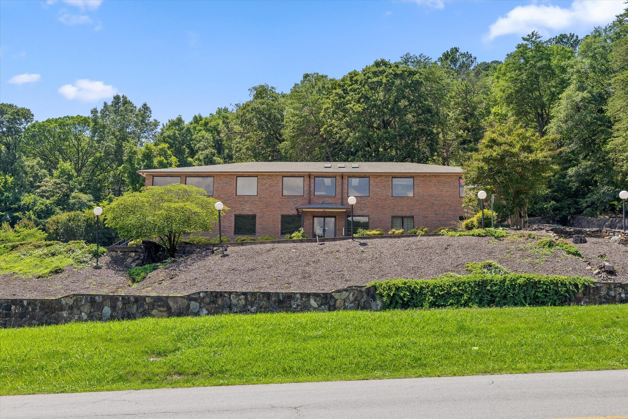 901 Mountain Creek Rd, Chattanooga, TN à louer Photo du bâtiment- Image 1 de 46
