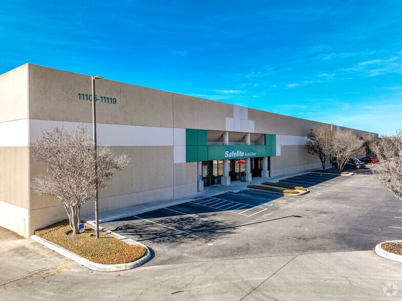 11105-11119 Landmark 35 Dr, San Antonio, TX for lease - Building Photo - Image 2 of 20
