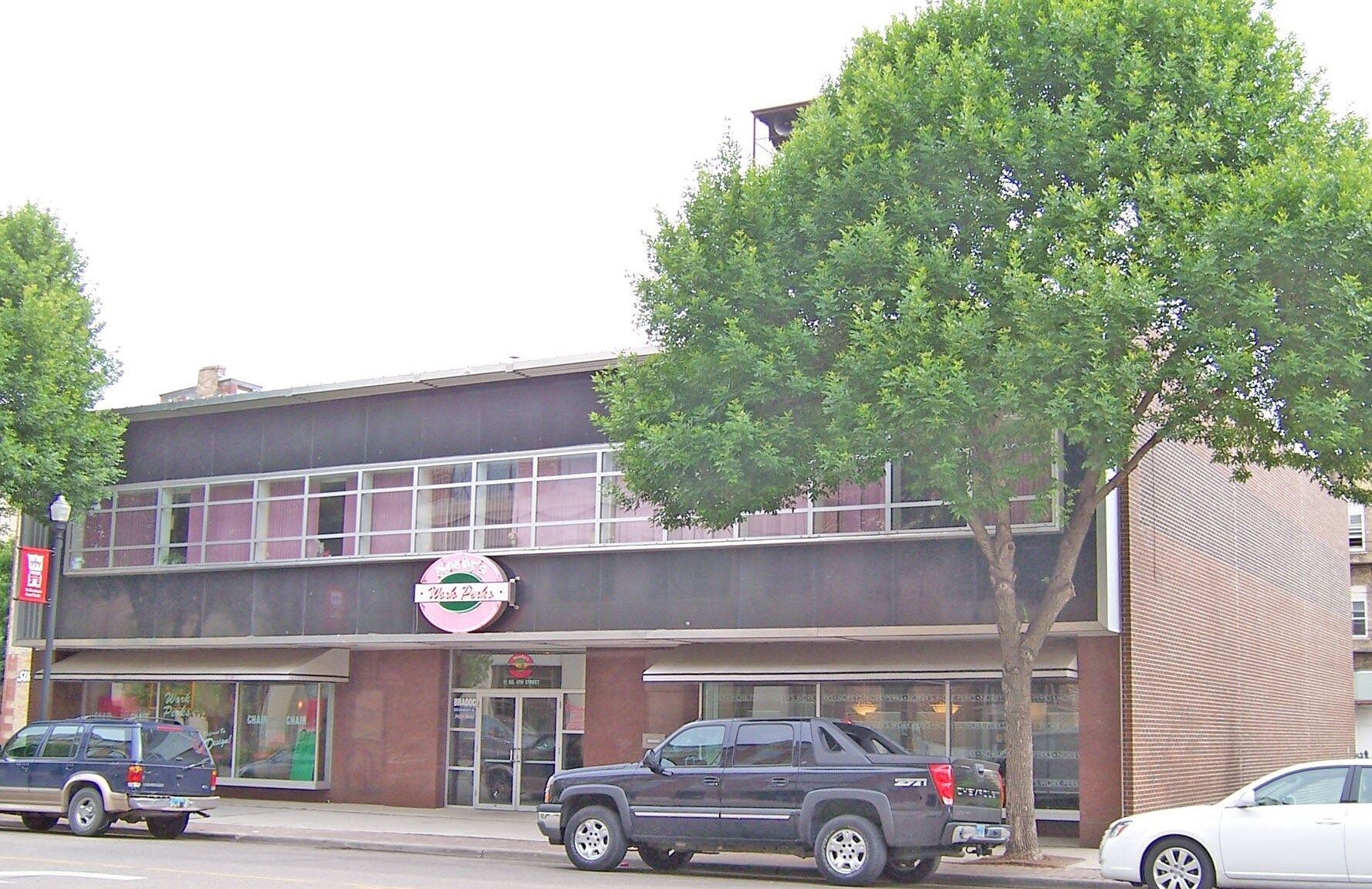 11 S 4th St, Grand Forks, ND à louer Photo du bâtiment- Image 1 de 2