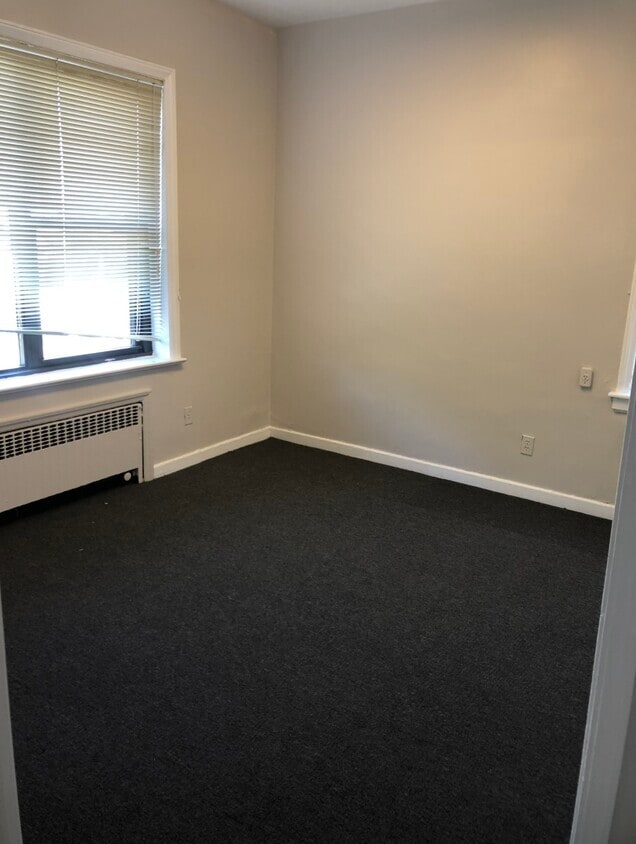 28-36 Merrick Ave, Merrick, NY à louer Photo intérieure- Image 1 de 4