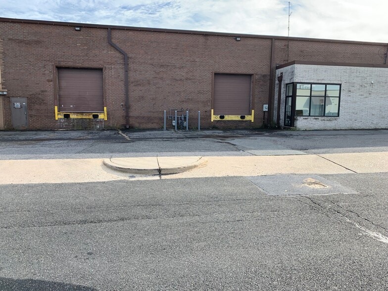 10731-10735 Hanna St, Beltsville, MD for lease - Building Photo - Image 2 of 2