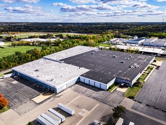 Plus de détails pour 1818 Elmwood Rd, Rockford, IL - Industriel à louer