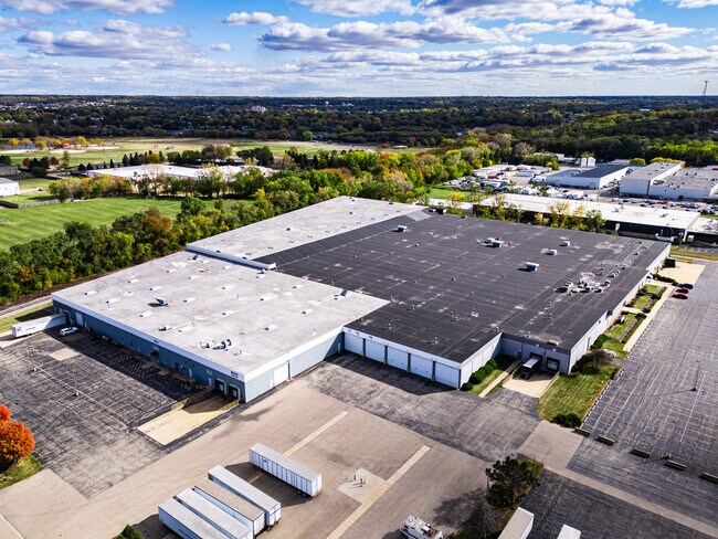 Plus de détails pour 1818 Elmwood Rd, Rockford, IL - Industriel à louer