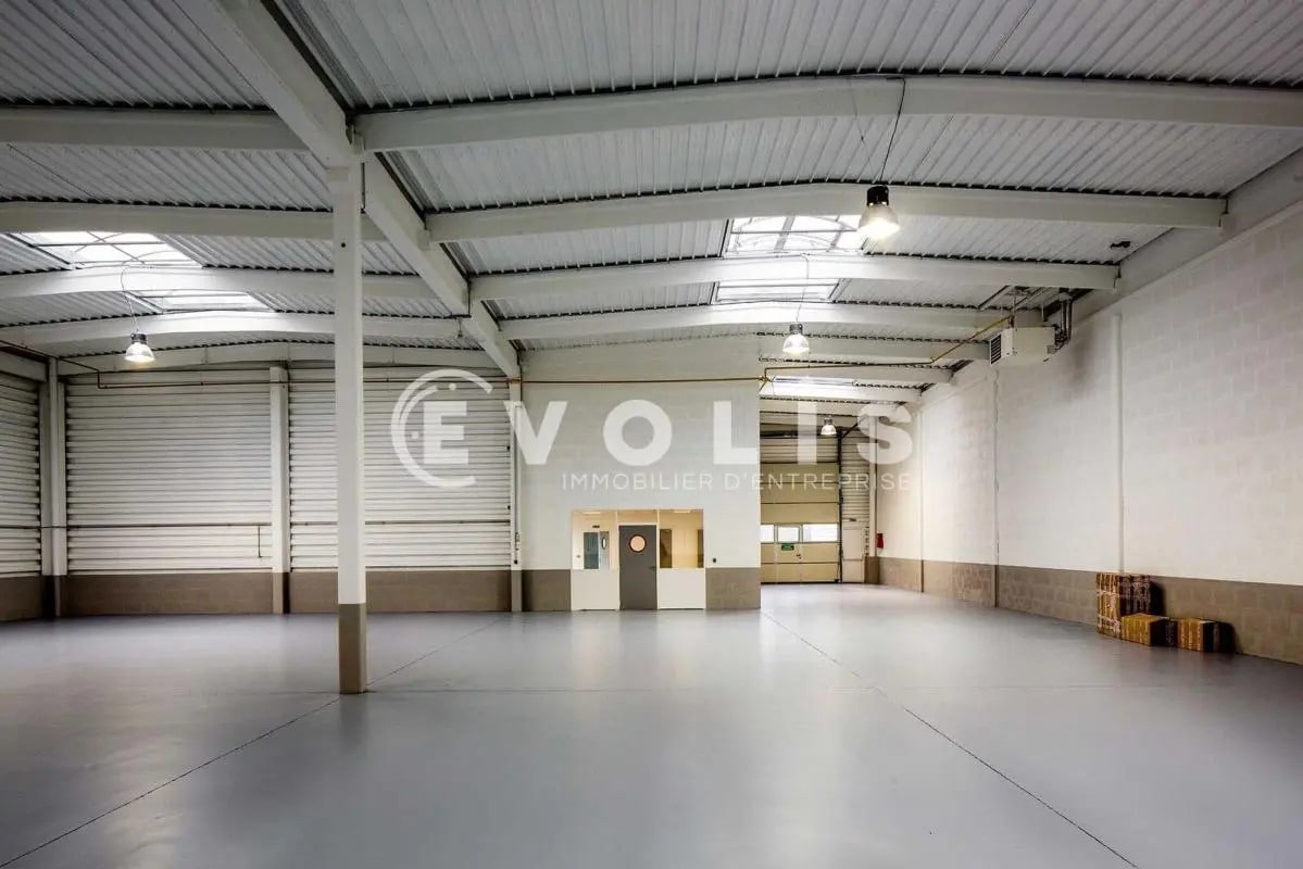 Bureau dans Sainte-Geneviève-des-Bois à louer Photo intérieure- Image 1 de 6