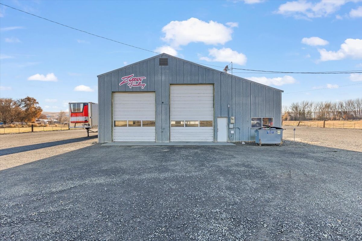 10906 Hackett Rd, Yakima, WA à vendre Photo du b timent- Image 1 de 37