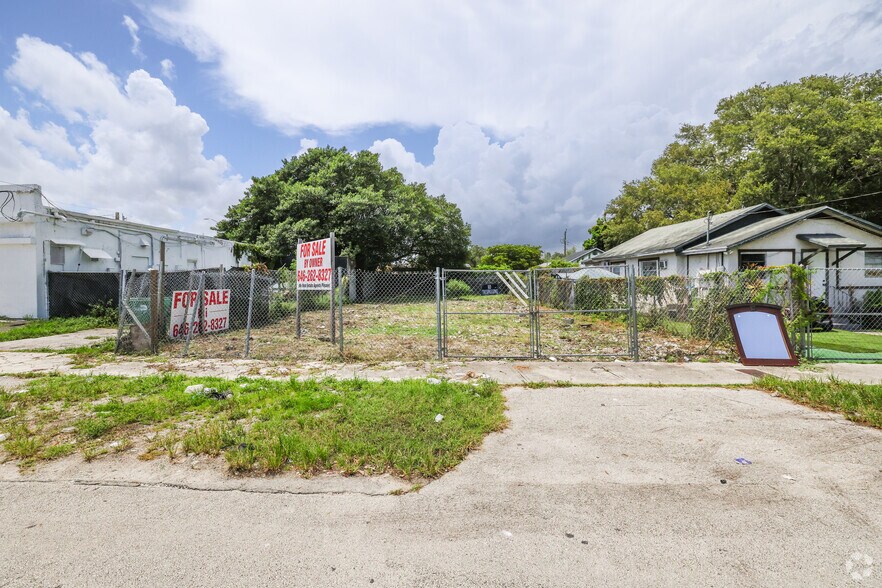 7920 NW 10 Ct, Miami, FL for sale - Primary Photo - Image 1 of 4