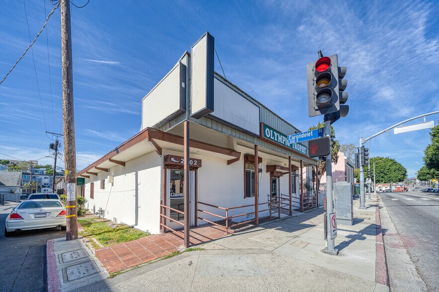 2502 W 3rd St, Los Angeles, CA à vendre - Photo du bâtiment - Image 3 de 31