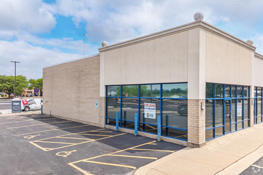 211-215 S Larkin Ave, Joliet, IL à vendre - Photo du bâtiment - Image 3 de 5