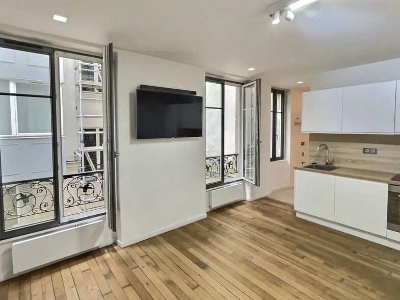 16 Rue Cécile Furtado Heine, Paris for lease - Building Photo - Image 1 of 7