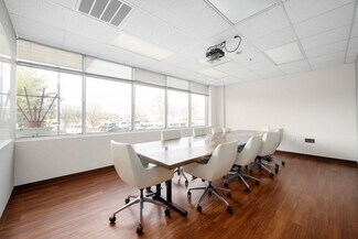 Plus de détails pour 927 Maple Grove Dr, Fredericksburg, VA - Bureau à vendre