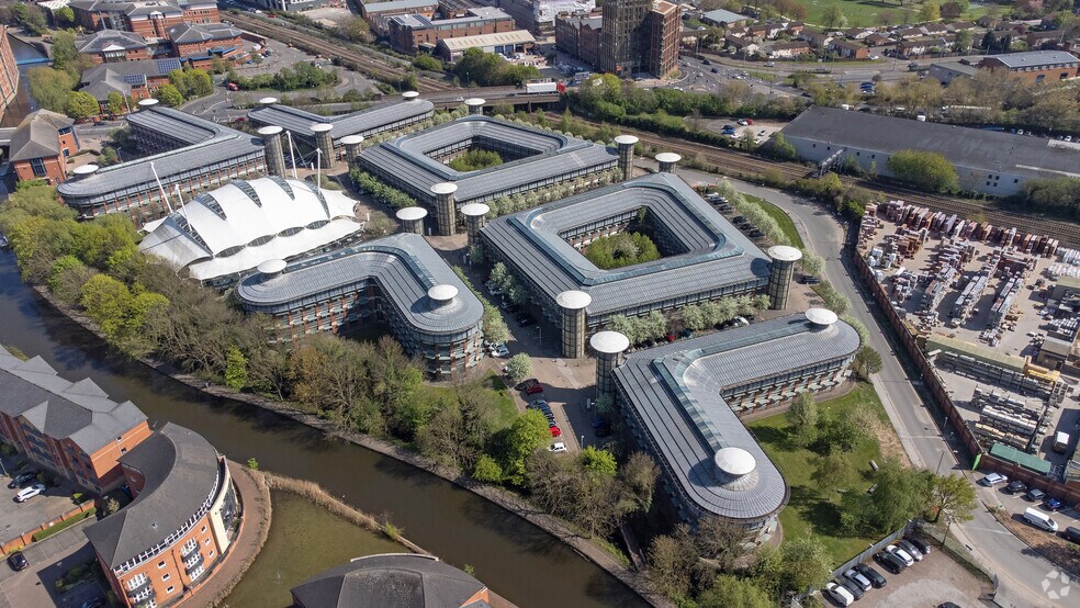 Castle Meadow Rd, Nottingham à louer - Photo du bâtiment - Image 3 de 18