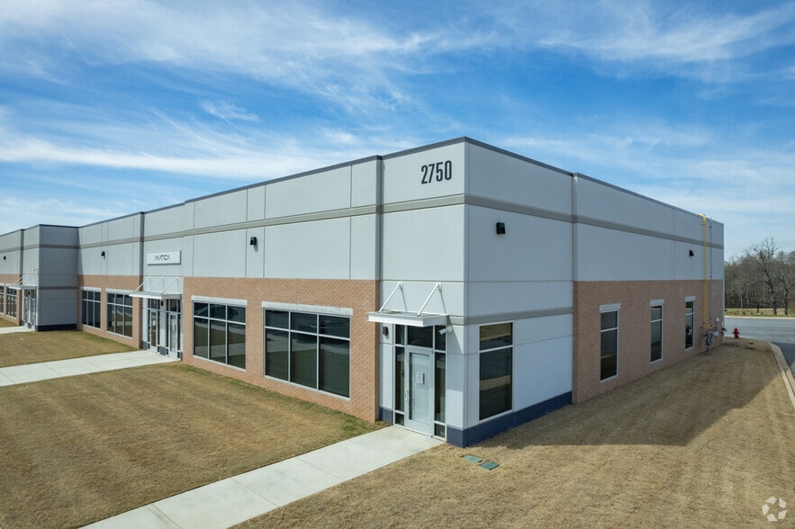 2750 S Highway 14, Greer, SC for lease - Primary Photo - Image 1 of 16