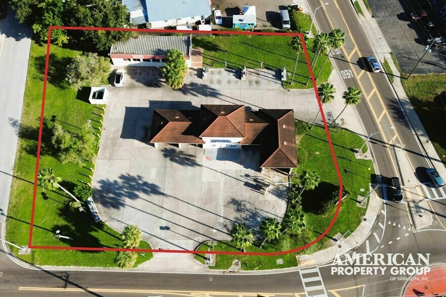 1427 9th Ave E, Bradenton, FL à vendre - Photo du bâtiment - Image 2 de 12