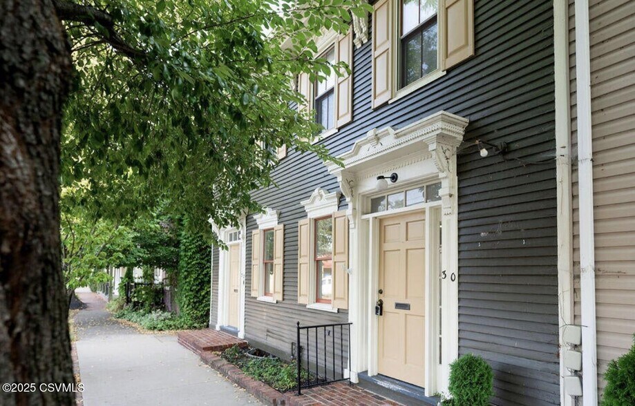 30-32 N 2nd St, Lewisburg, PA à louer - Photo du bâtiment - Image 1 de 15