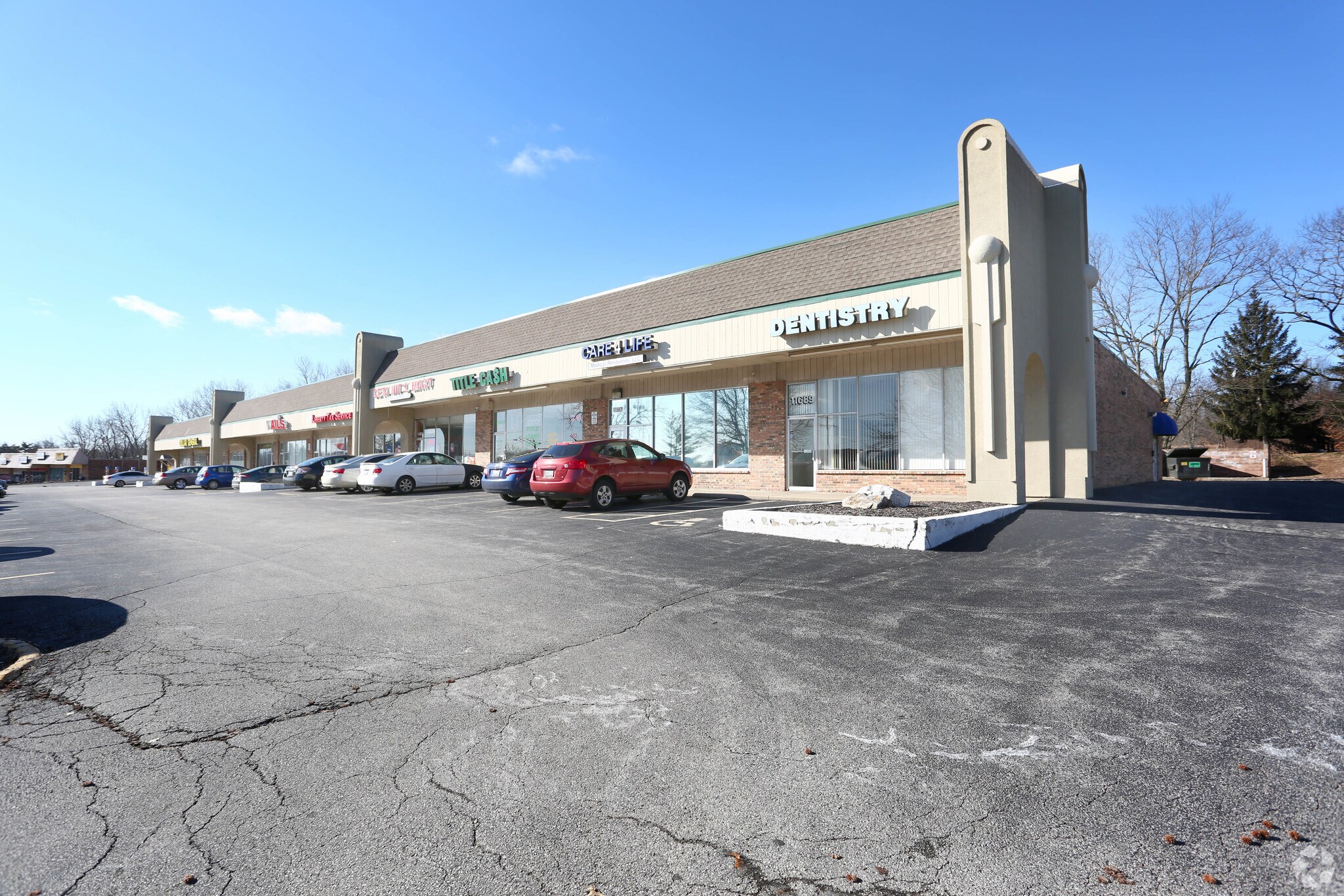 11663-11689 W Florissant Ave, Florissant, MO à louer Photo du bâtiment- Image 1 de 2
