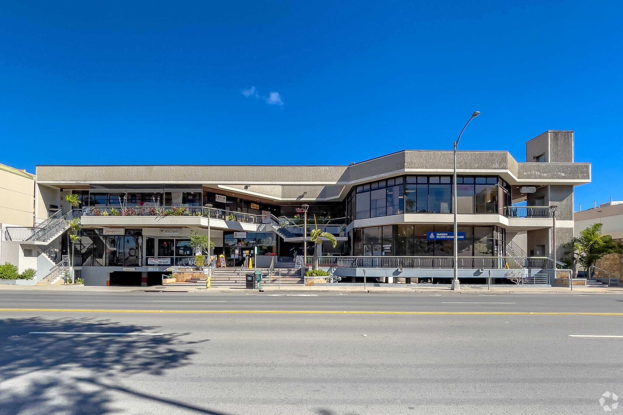 449 Kapahulu Ave, Honolulu, HI for lease Building Photo- Image 1 of 9