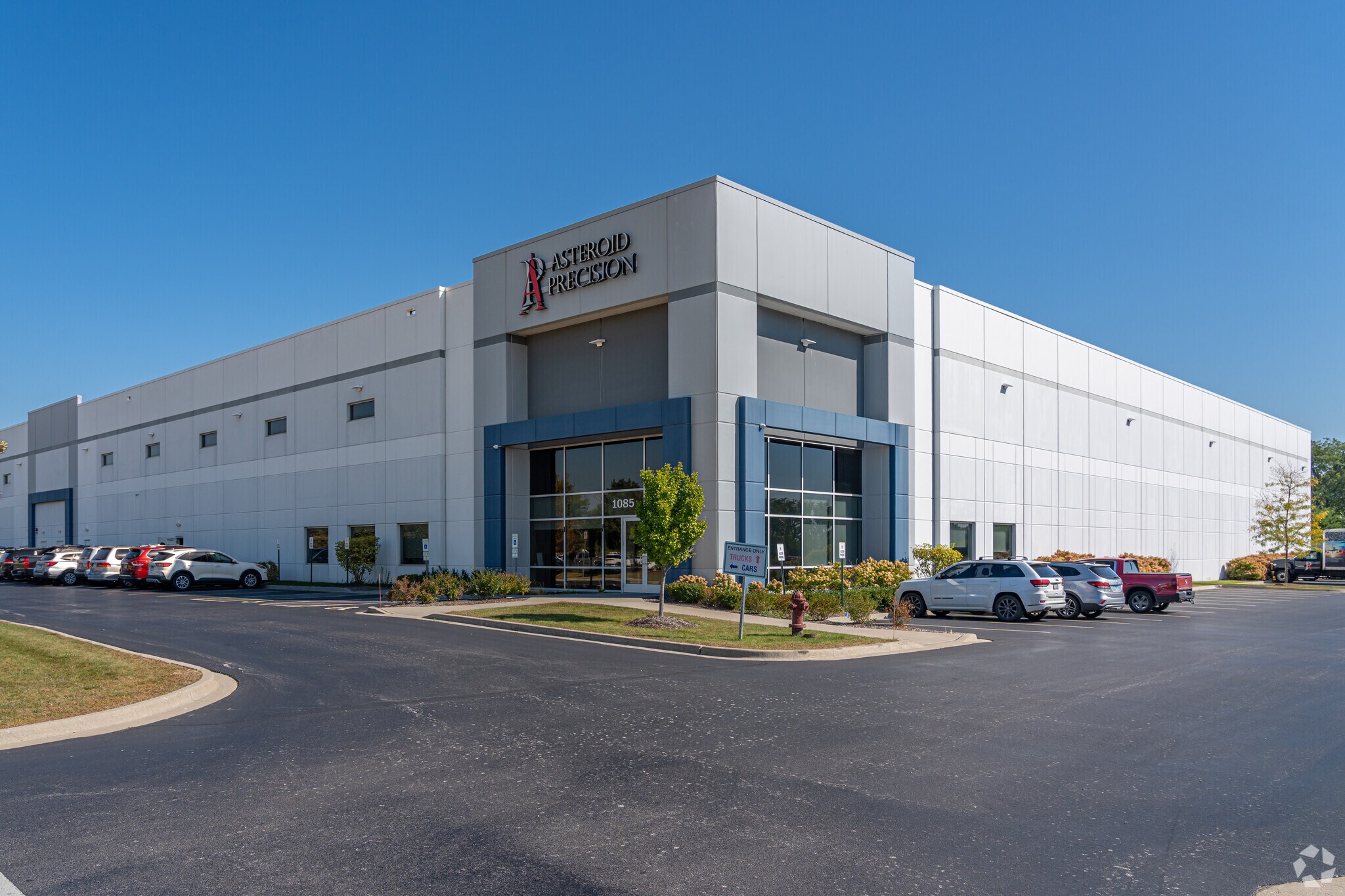 1075 Chaddick Dr, Wheeling, IL for lease Primary Photo- Image 1 of 4