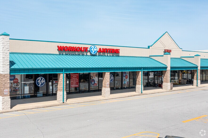 135-175 Market Place Dr, Louisville, KY à louer - Photo du bâtiment - Image 2 de 5