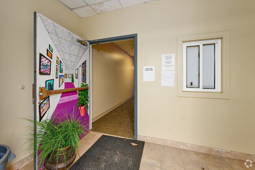 107 Norris Dr, Rochester, NY à louer - Photo intérieure - Image 3 de 20