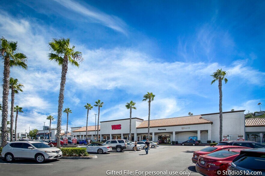 3633-3695 Midway Dr, San Diego, CA à louer - Photo du bâtiment - Image 2 de 12