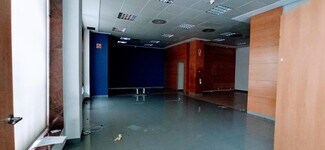 Plus de détails pour Multi-résidentiel à vendre