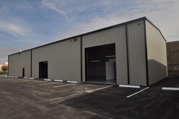 6333 Skyline Dr, Houston, TX for lease - Building Photo - Image 3 of 21