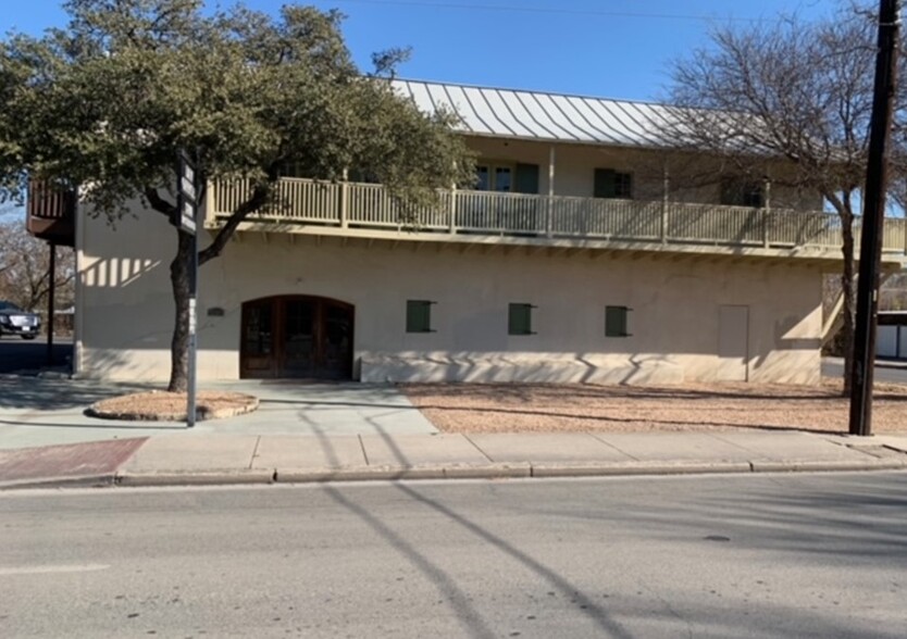 1800 Mccullough Ave, San Antonio, TX for sale - Building Photo - Image 1 of 1