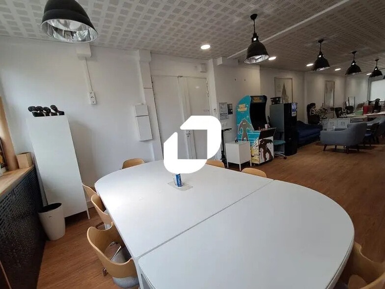 18 Rue De Saisset, Montrouge for lease - Interior Photo - Image 3 of 22