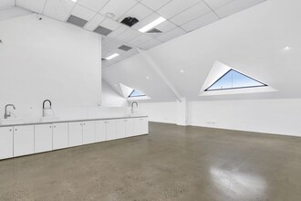 70 Little Edward St, Spring Hill for lease Interior Photo- Image 1 of 4