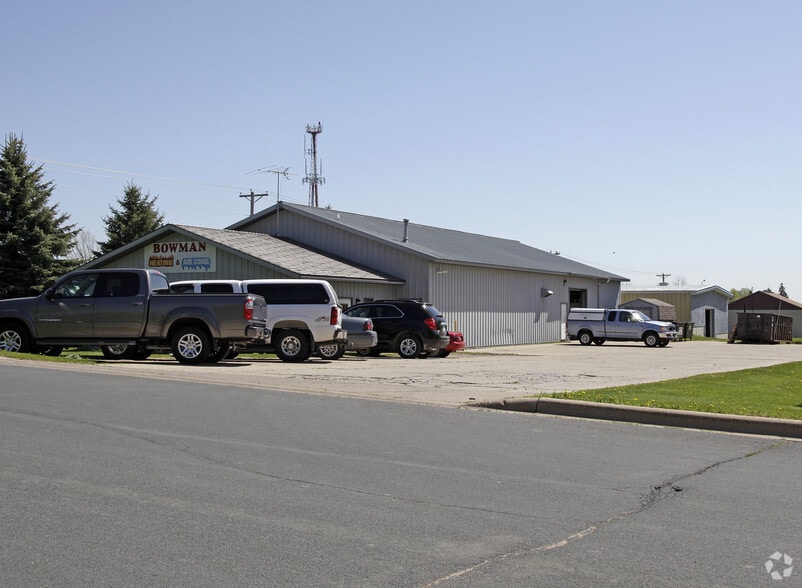 300 Brighton Ave S, Buffalo, MN for lease - Building Photo - Image 2 of 2