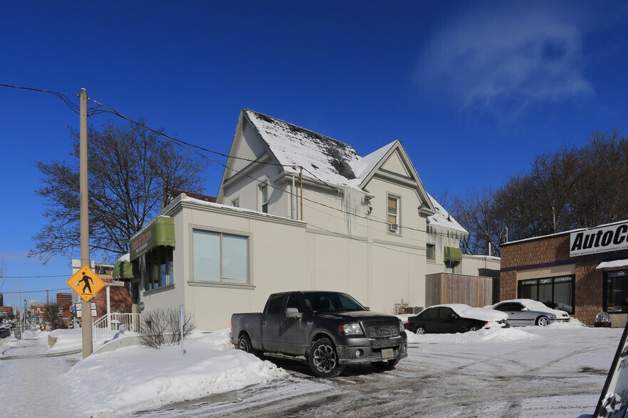 612 King St E, Kitchener, ON à vendre - Photo du bâtiment - Image 2 de 2