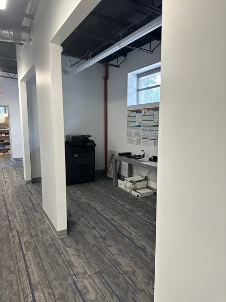 2136 Remount Rd, Charlotte, NC for lease - Building Photo - Image 3 of 31