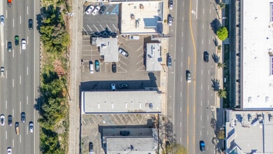 19511-19513 Ventura Blvd, Tarzana, CA à louer Aérien- Image 2 de 7