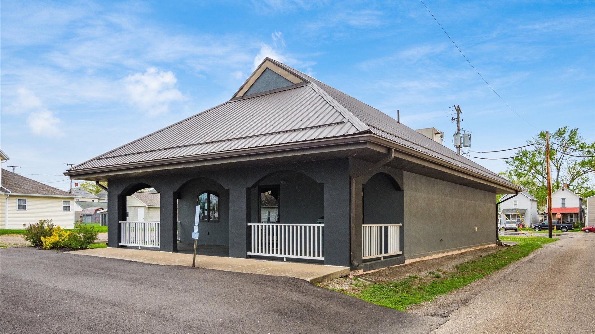 1146 Walnut St, Coshocton, OH à vendre Photo principale- Image 1 de 27