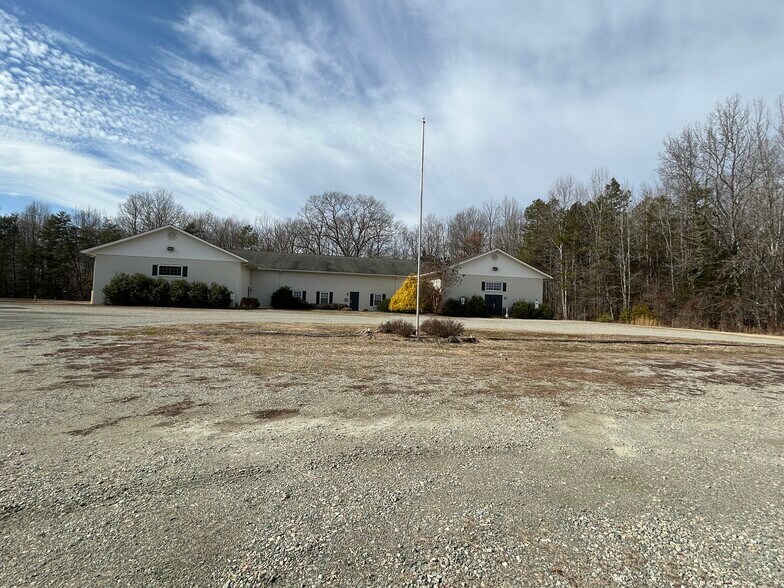1667 Cartersville Rd, Cartersville, VA à vendre - Photo du bâtiment - Image 2 de 73