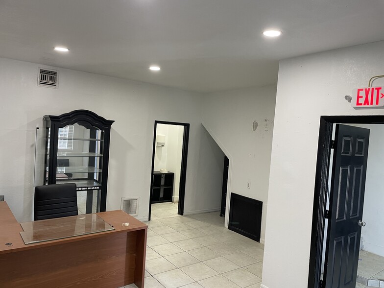 4719 SE 6th Ave, Cape Coral, FL for lease - Building Photo - Image 2 of 17