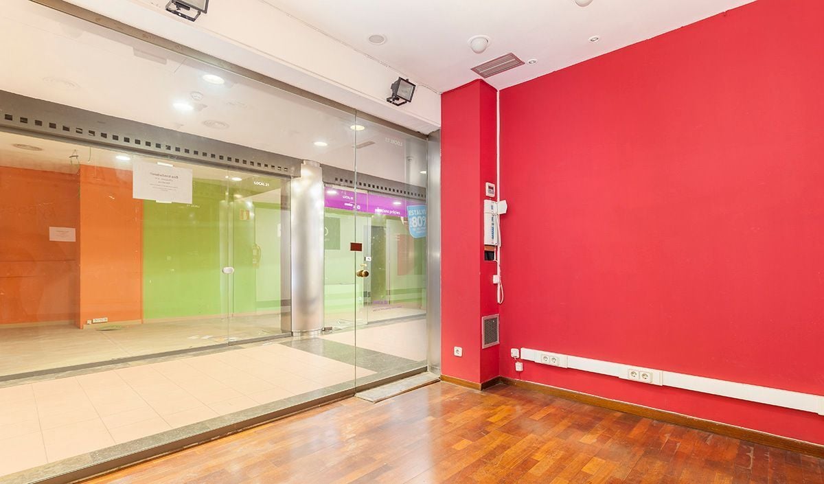 Carrer de Gràcia, 51-53, Sabadell, Barcelona for lease Interior Photo- Image 1 of 2