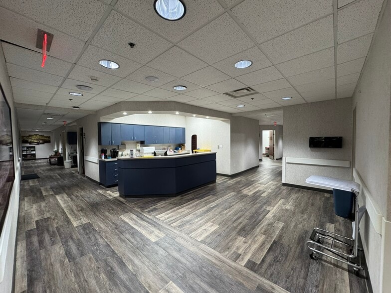 7200 S Hazel St, Pine Bluff, AR for lease - Interior Photo - Image 2 of 9