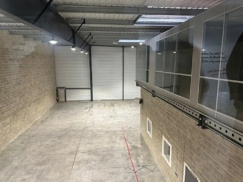 Local d'activités dans Collégien à vendre - Photo intérieure - Image 3 de 10