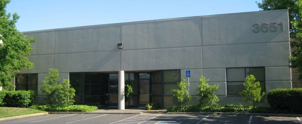 3651 Business Dr, Sacramento, CA for lease - Building Photo - Image 3 of 23