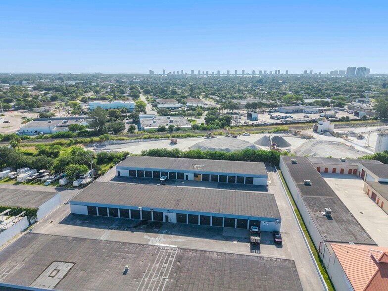 1233 Old Dixie Hwy, Lake Park, FL à louer - Photo du bâtiment - Image 2 de 6
