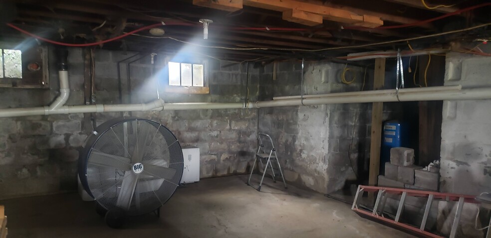 5818 S Us-220 Hwy, Linden, PA for sale - Interior Photo - Image 3 of 71