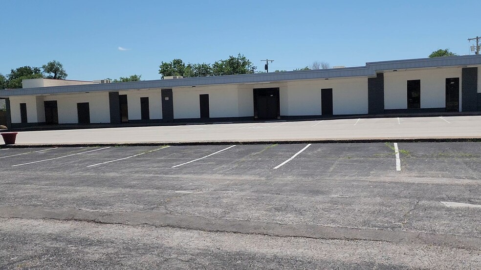 530-616 E 46th St N, Tulsa, OK for lease - Commercial Listing Video - Image 2 of 4